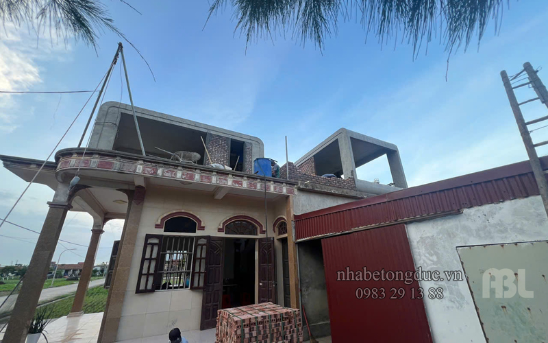 Lắp đặt 2 căn nhà bê tông đúc sẵn ABL V01 trên mái bằng nhà dân tại Nam Định