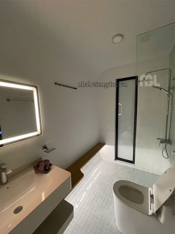 thiết bị vệ sinh đẹp cho nhà đúc sẵn