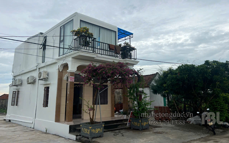 Quá trình xây ngăn phòng bên trong nhà bê tông đúc sẵn ABL V01 trên mái bằng